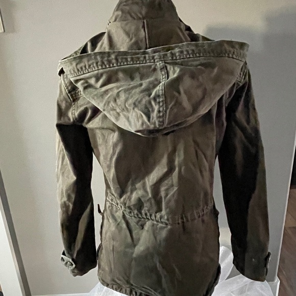 GUC Aritzia Talula Utility jacket in camo green - Picture 2 of 4